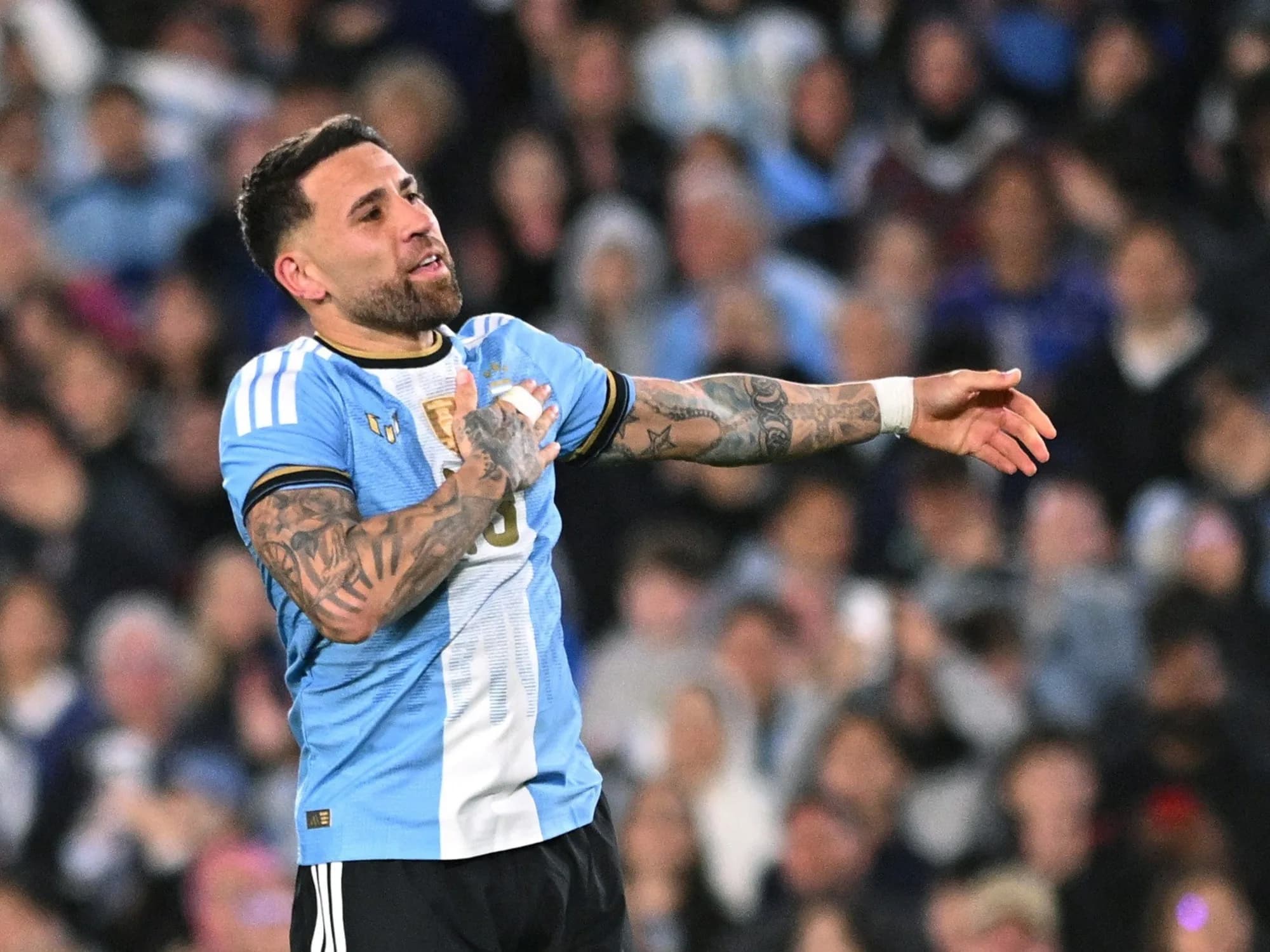 El otro adiós: Nicolás Otamendi se despidió de la Selección con un gol y ovación