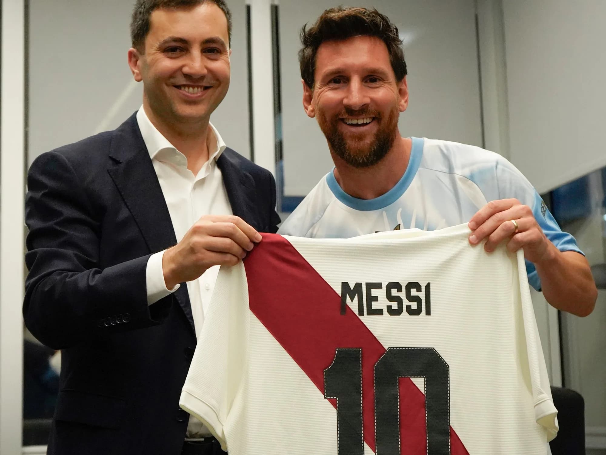 River distinguió a Messi como Socio Honorario del club