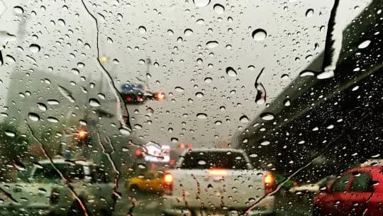 El SMN declaró alerta amarilla por tormentas fuertes y vientos intensos: qué provincias están bajo aviso