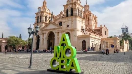 Las cuentas de Córdoba en verde: la provincia mantuvo superávit financiero y logró hacer crecer sus ingresos en el primer semestre