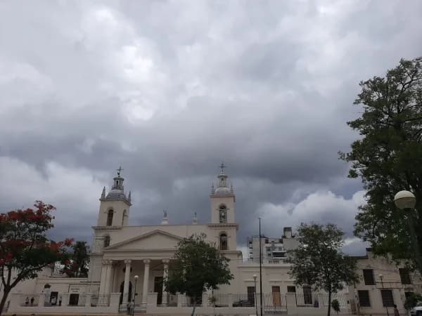 Miércoles caluroso con alerta por tormentas fuertes: el tiempo este 7 de octubre en Corrientes