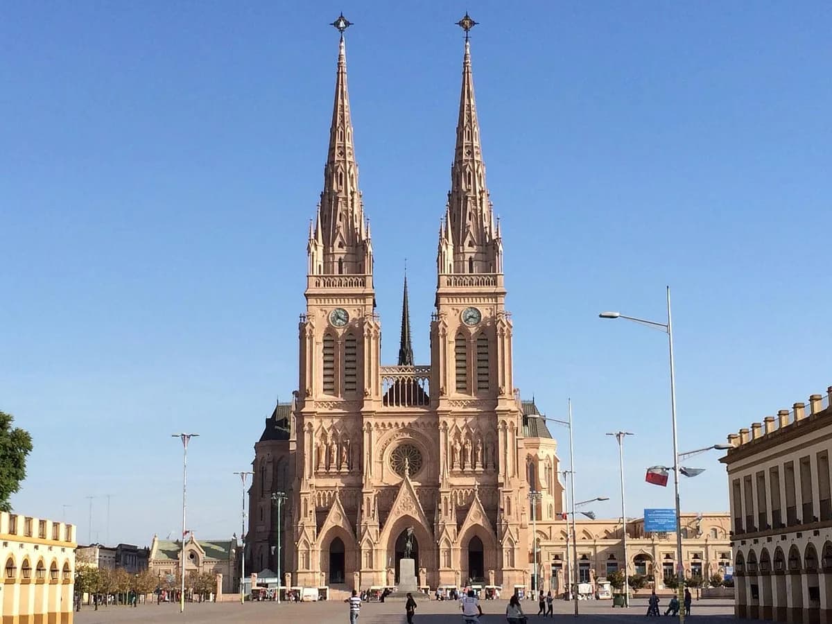 Luján y Córdoba concentran búsquedas ante visita papal
