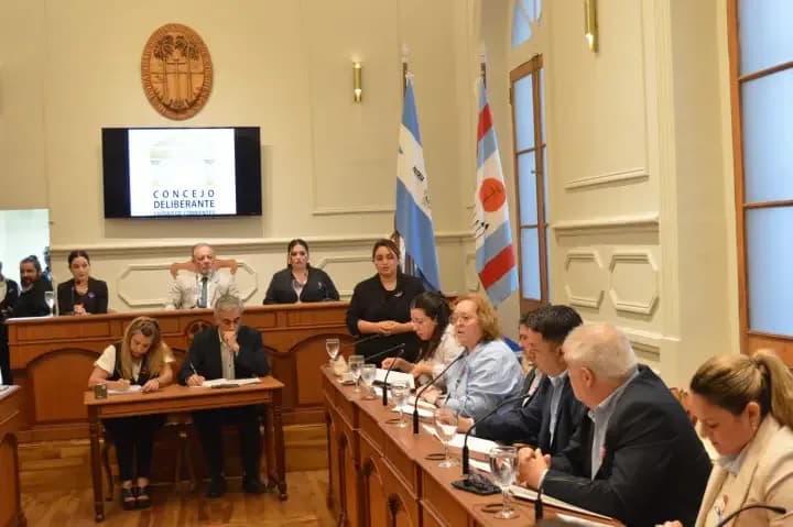 El Concejo Deliberante aprobó la incorporación de mobiliario urbano inclusivo