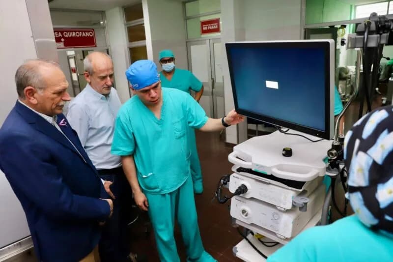 El hospital Juan Pablo II incorporó tecnología de avanzada para endoscopías infantiles