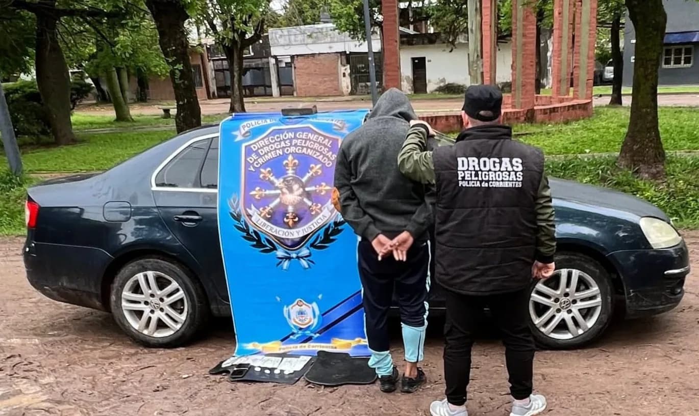Sorprendieron a un hombre que distribuía cocaína en un auto de alta gama en Corrientes