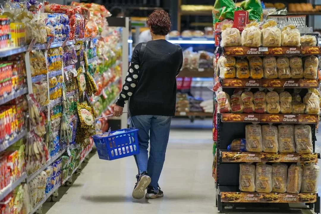 Un informe reveló la caída del consumo masivo en todo el país