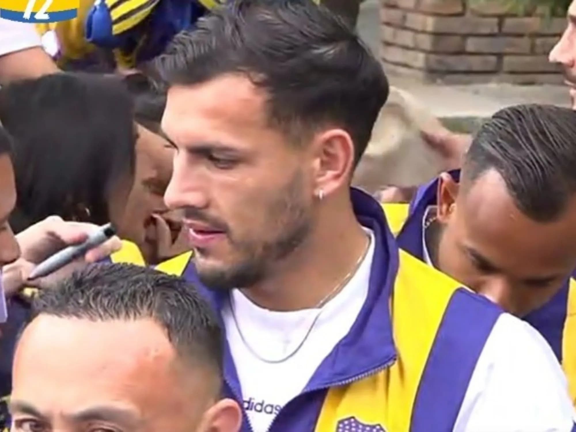 La llegada de Boca a Córdoba: la locura de los hinchas por Paredes y Flores y el cantito de Merentiel al ritmo de la gente