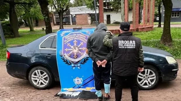 Corrientes: lo atraparon con cocaína y casi $800 mil en un vehículo de alta gama
