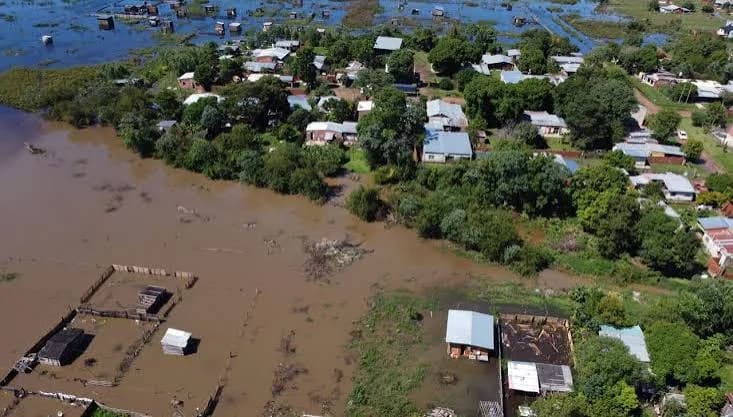 Crece el río Uruguay y hay cinco localidades en alerta, con evacuados en Paso de los Libres