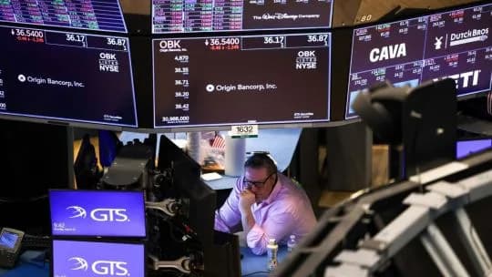 Las acciones argentinas cotizan al alza, pero el riesgo país vuelve a subir