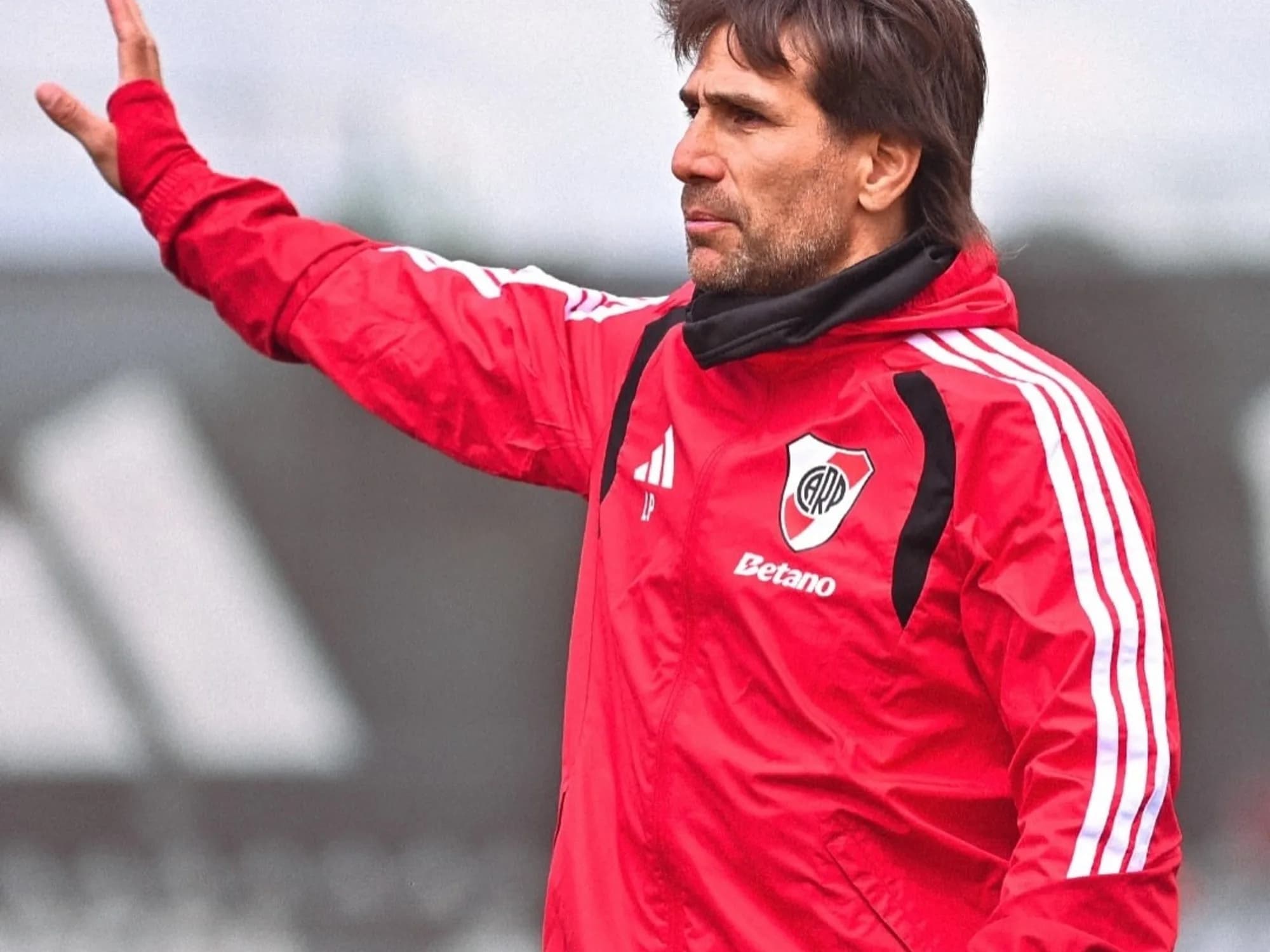 River, Estudiantes (RC) y un cruce de obligaciones encontradas en el Monumental