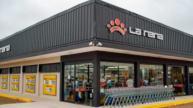 LA REINA inauguró su cuarta sucursal en formato de supermercado y consolida su expansión en Corrientes