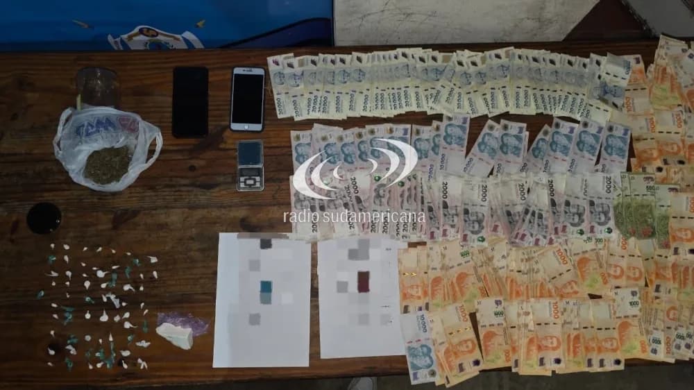 Secuestraron cocaína y más de un millón de pesos en un allanamiento