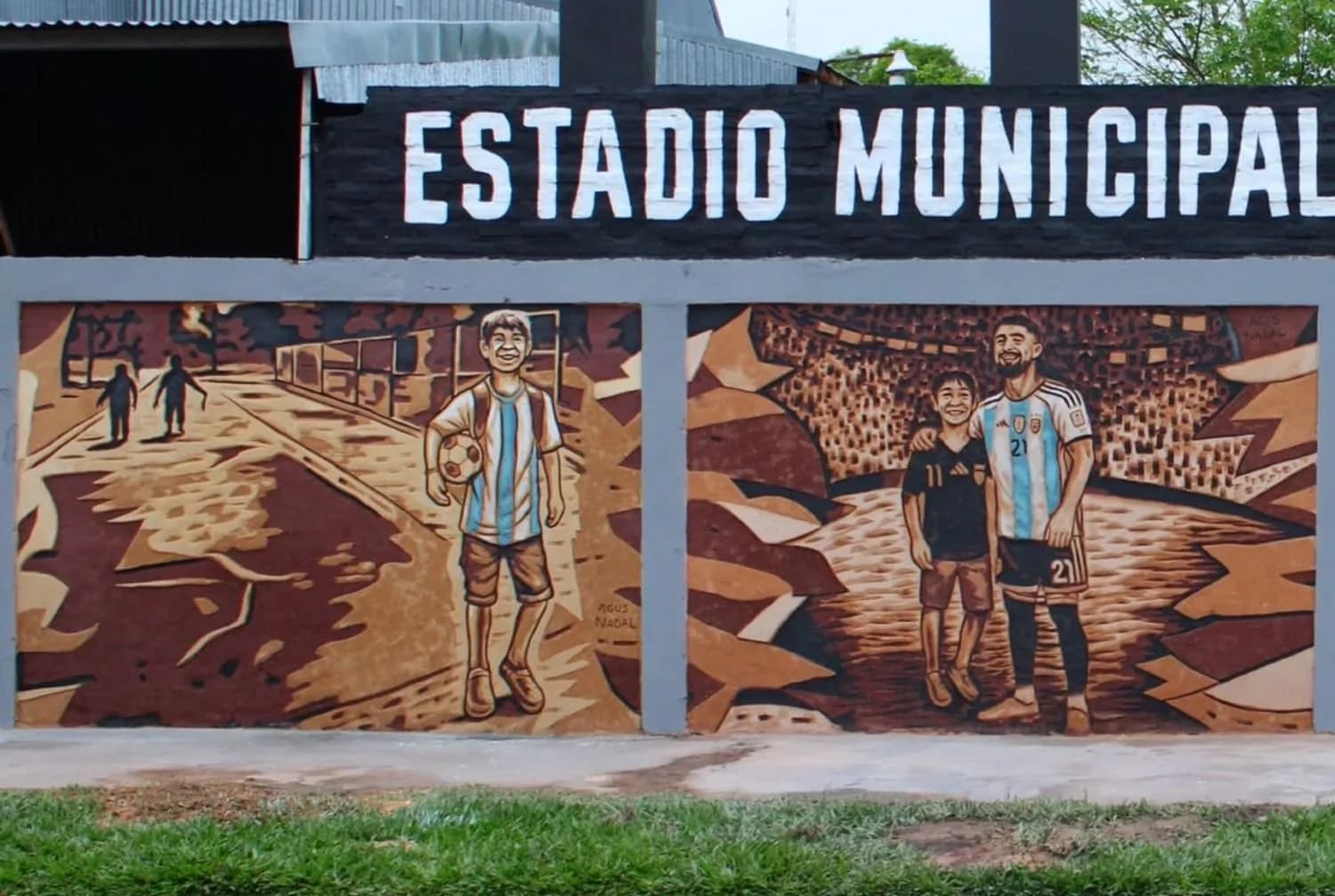 El Flaco López, orgullo correntino, quedó inmortalizado en un mural en su pueblo natal