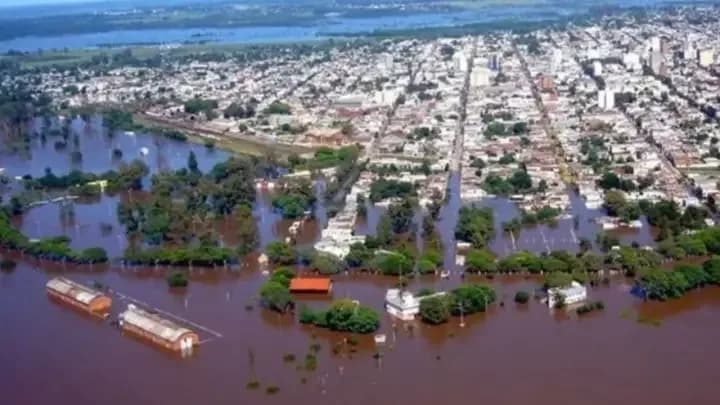 Avanza la creciente del Uruguay en Concordia y unas 500 personas están en riesgo