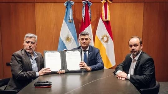 En medio del choque de Llaryora con el Suoem, en el PJ se acelera la carrera por el Palacio 6 de julio