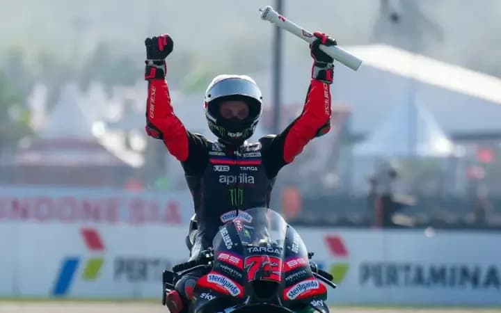 Bezzecchi ganó el Gran Premio de Indonesia y Aprilia hizo historia