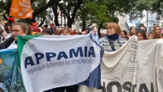 Médicos y odontólogos de PAMI harán un paro nacional de 96 horas por reclamos salariales