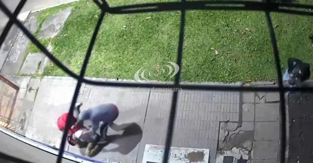 Portada de video: Menores de edad apuñalaron a un delivery y se llevaron su bicicleta