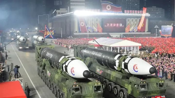 Corea del Norte lanzó misiles balísticos sobre el mar del Japón