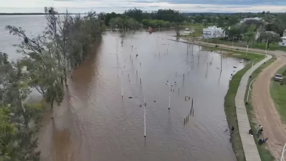 Alerta en el Litoral por la llegada de El Niño: emergencia hídrica y familias evacuadas