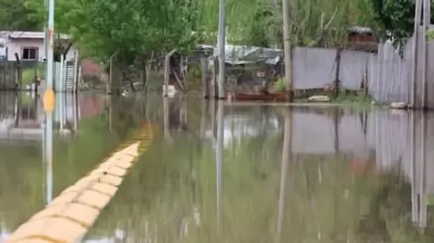 Paso de los Libres: el río Uruguay superó el nivel de alerta y hay familias evacuadas