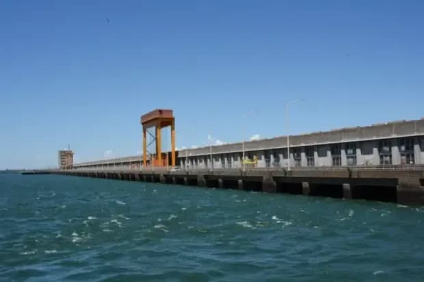 Cierran el paso fronterizo entre Ituzaingó y Ayolas por las condiciones climáticas