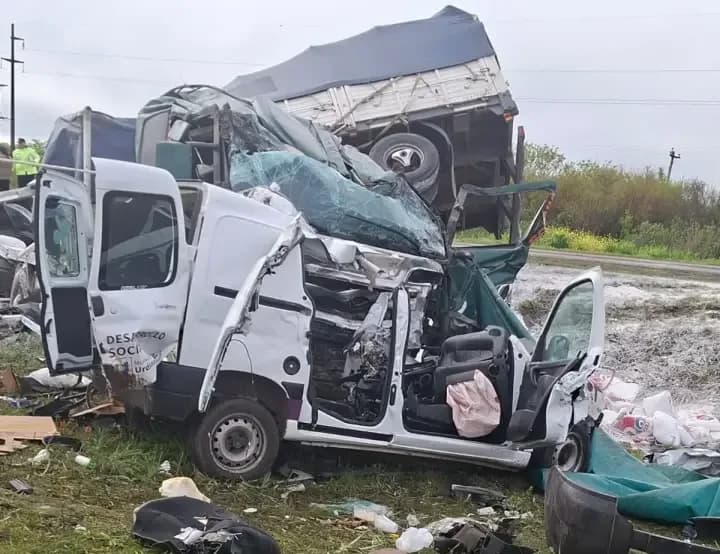 Tres personas murieron tras un choque frontal