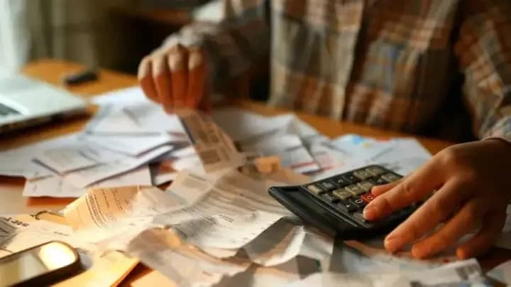Advierten un deterioro en el riesgo financiero y la capacidad de pago de las empresas
