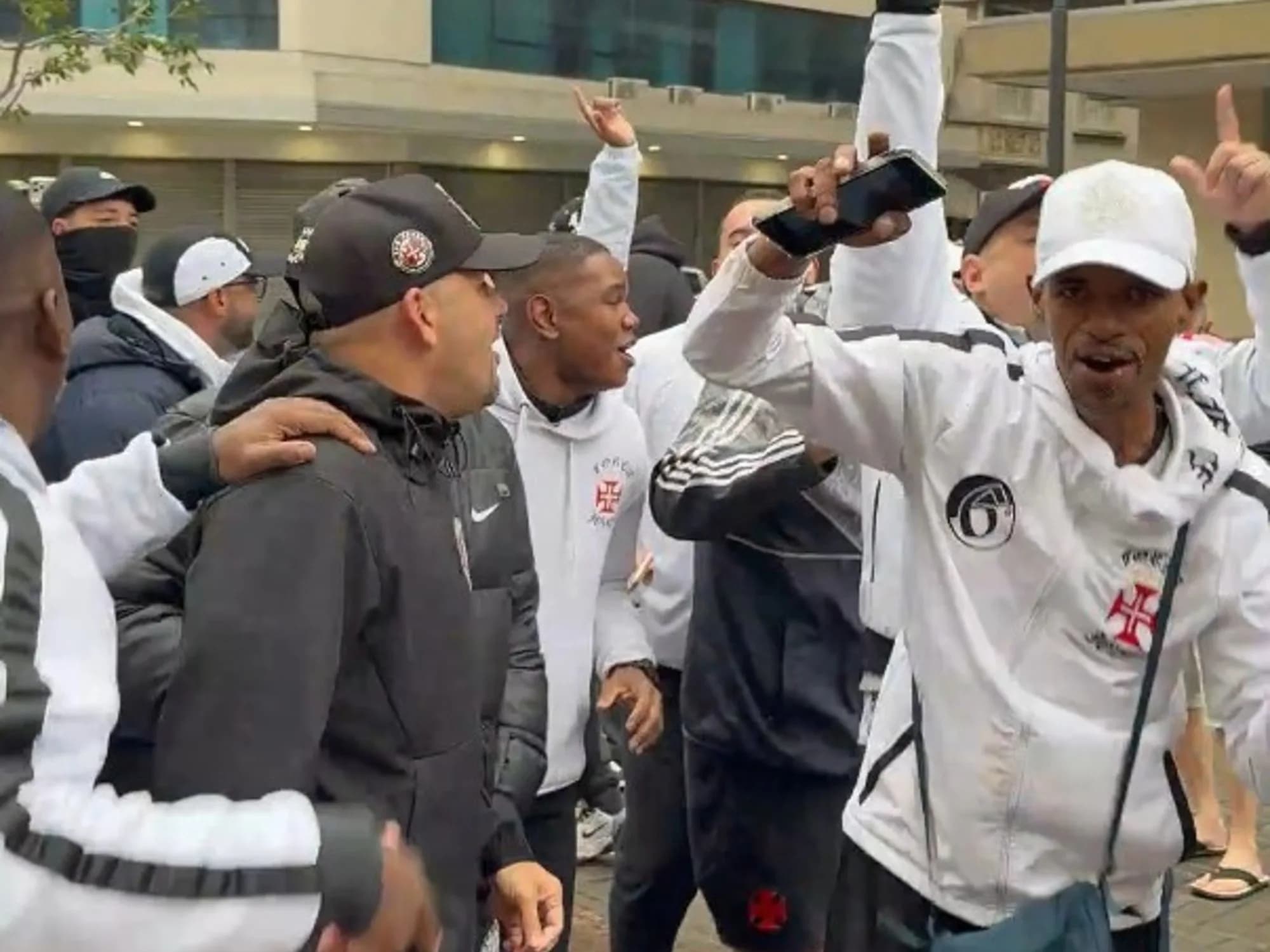 La fiesta de los hinchas de Vasco en las calles de Buenos Aires