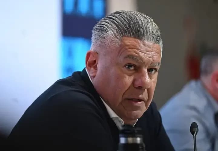 Investigan transferencias de la FIFA a Tapia por casi US$ 190.000