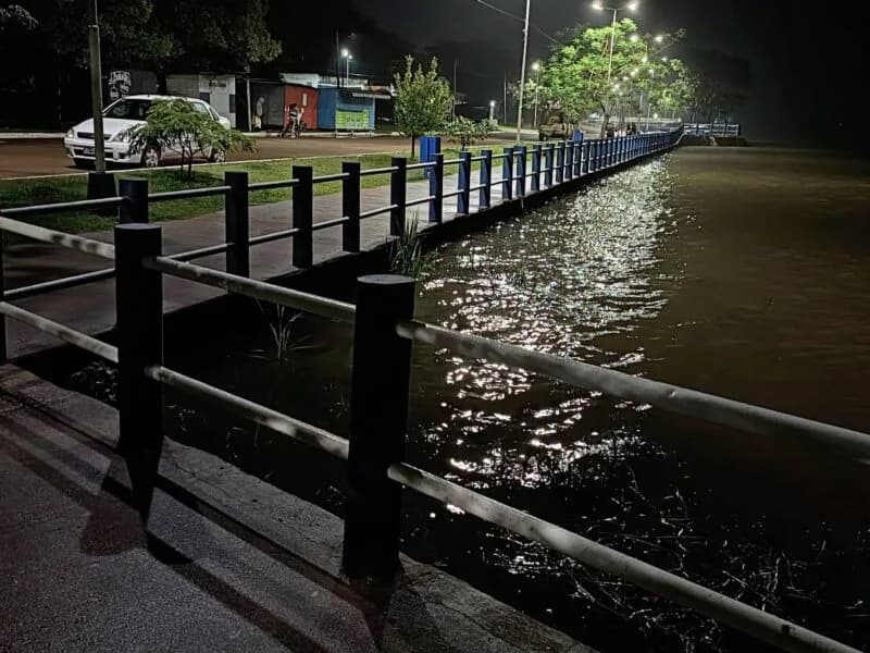 Itatí: el río avanzó sobre la Costanera y prevén una crecida histórica para el fin de semana