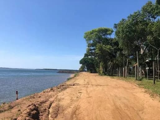 Apipé Grande afectada por la crecida del Paraná y con familias evacuadas