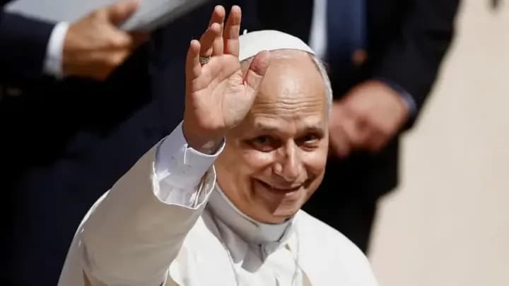 El Vaticano informó que el papa León XIV fue operado con éxito
