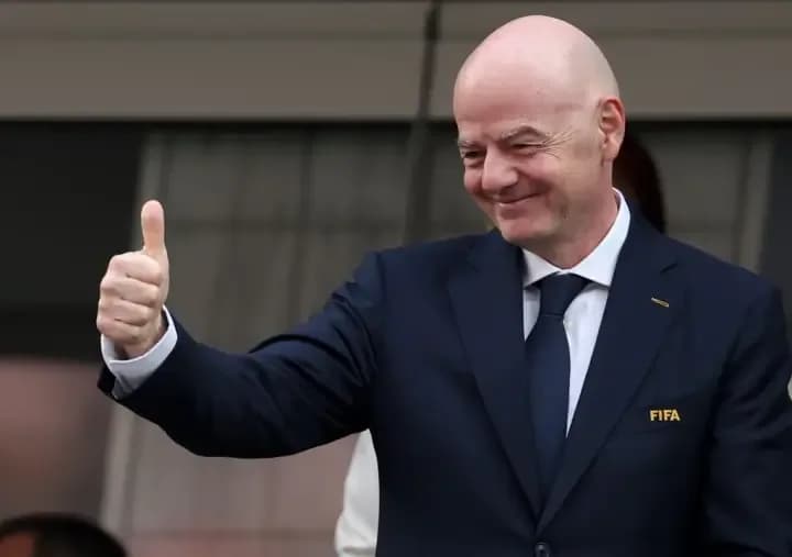 FIFA negó un sueldo secreto de Infantino y defendió su transparencia