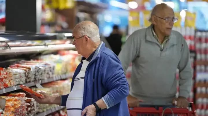 Cuánto aumentarán las jubilaciones, AUH y otras asignaciones en noviembre