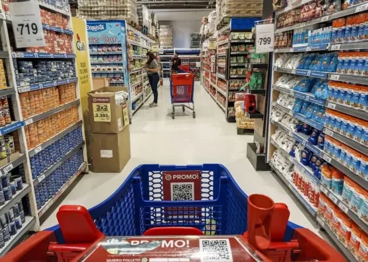 El costo de vida sigue en alza y complica la economía de los hogares