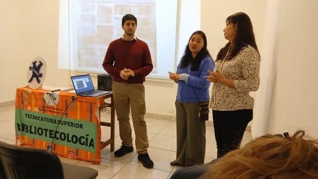 Estudiantes de Bibliotecología presentan una investigación sobre planos históricos de Corrientes