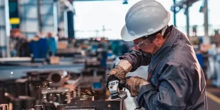 El empleo formal privado cayó por 14º mes consecutivo