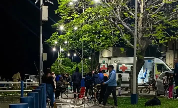 Accidente náutico: chocaron una embarcación turística y una lancha que pertenecería a Prefectura