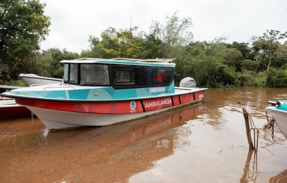 Isla Apipé: 57 evacuados y caminos cortados por el avance del río
