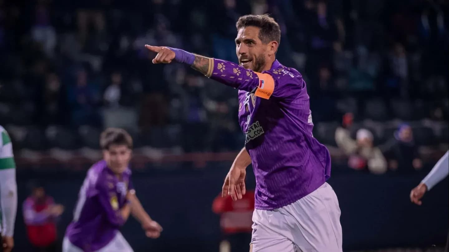 Fue campeón del fútbol argentino, jugó en Europa y a los 42 años sigue vigente en Primera - TyC Sports