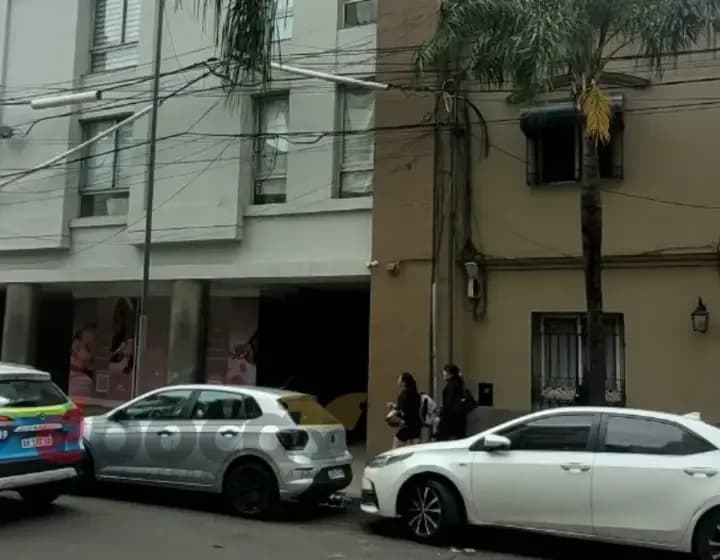 Operativo de emergencia en un edificio de Junín al 700 por una persona fallecida