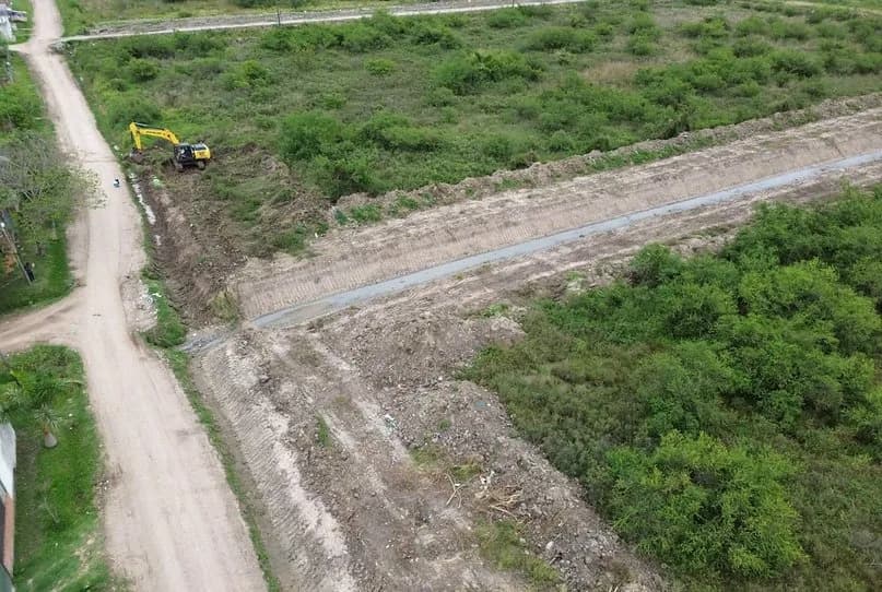 Despejan 7 kilómetros del canal Decavial, uno de los desagües clave ante las abundantes lluvias de El Niño
