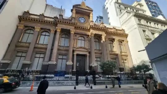 Riesgos "desmedidos" y falta de transparencia: ex BCRAs cuestionan la maniobra con el oro