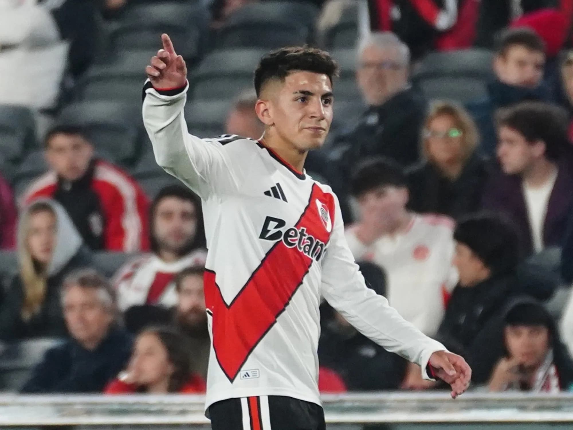 A qué hora se juega Sarmiento vs. River y cómo ver hoy EN VIVO el Torneo Clausura