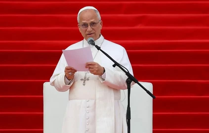 Un día después de la operación, el papa León XIV ofició una misa en su habitación