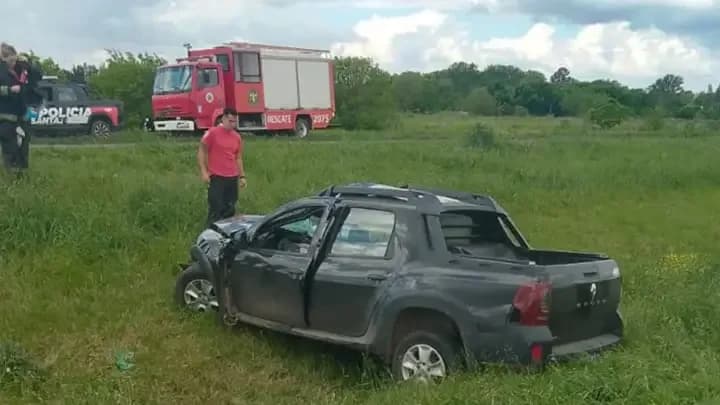 Córdoba: murió una mujer en un choque entre una camioneta y un camión