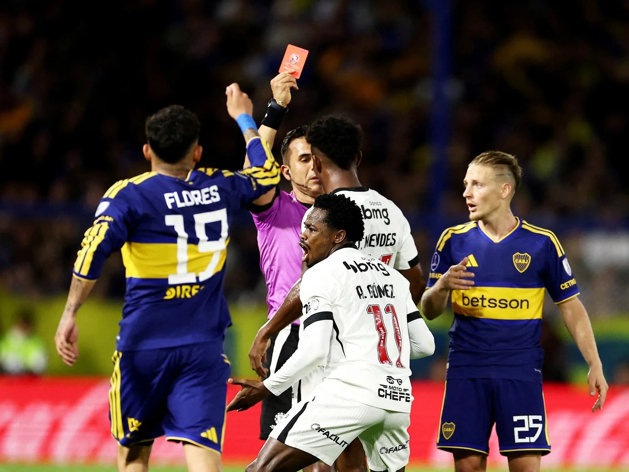 Las disculpas de Andrés Gómez tras su expulsión ante Boca: "Reconozco mi error"