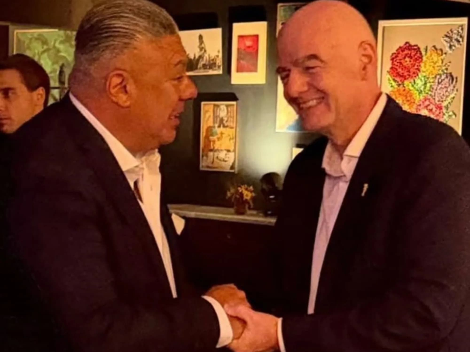 Tapia en la mesa de Infantino: reunión en Zúrich y propuesta millonaria de la FIFA